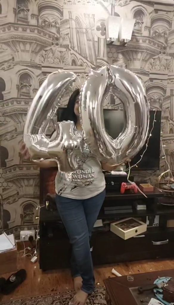 Madiha Rizvi Celebrates 40th Birthday With Family