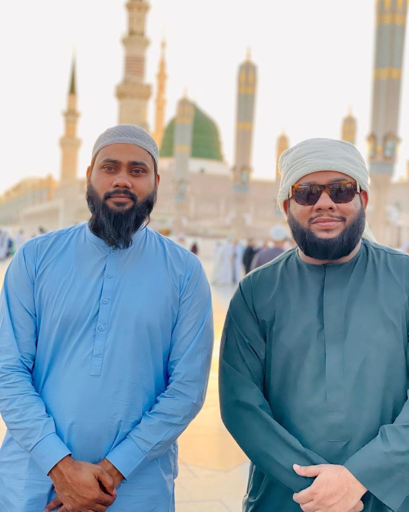 Beautiful Pictures From Nadir Ali's Umrah Journey With Family