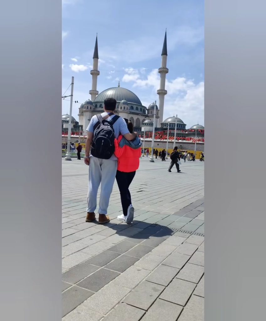 Srha Asghar New Lovely Pictures and Videos With Husband from Istanbul Turkey