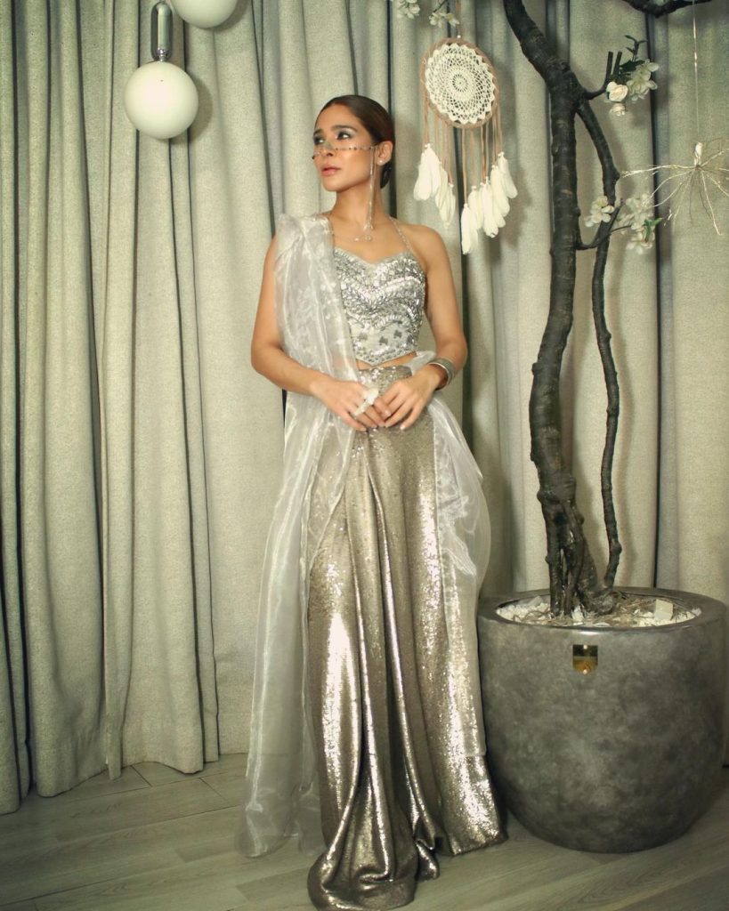 Ayesha Omar Is A Vision To Behold In Her Shoot For OK Pakistan