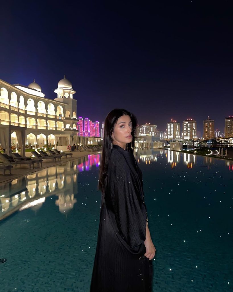 Ayeza Khan Is A Stunner On Her Trip To Qatar