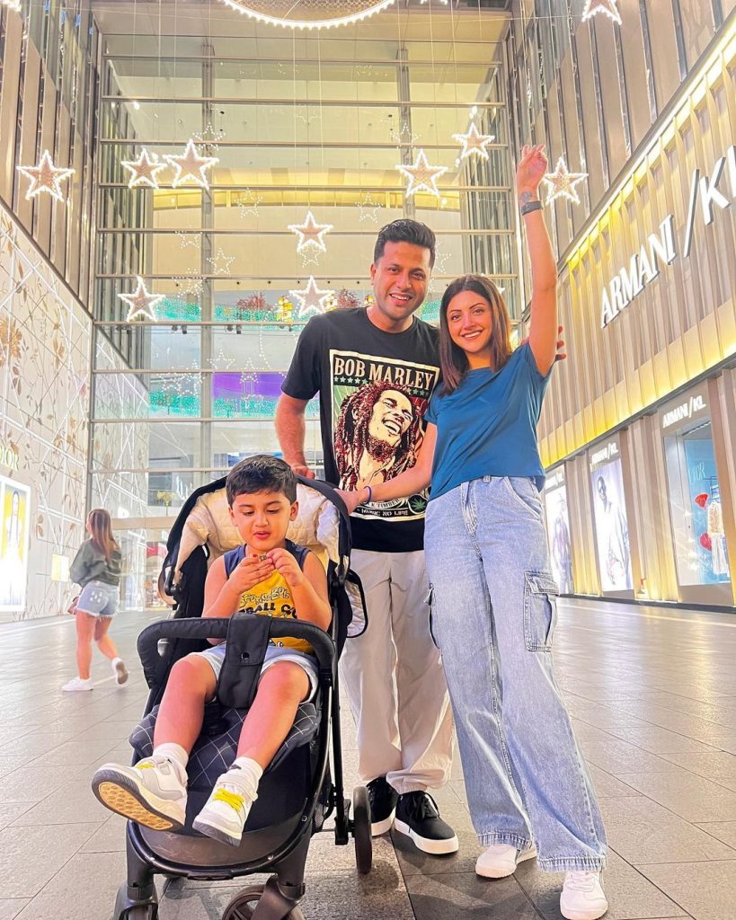 Moomal Khalid With Her Beautiful Family In Malaysia