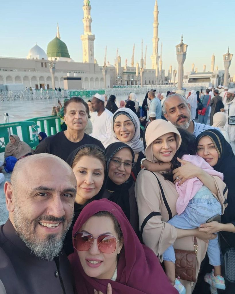 Natasha Lakhani Shares Beautiful Family Pictures From Makkah