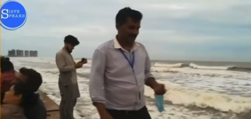 Public Reacts to Karachi Citizens Visiting Sea Shore Amidst The Warning of Cyclone