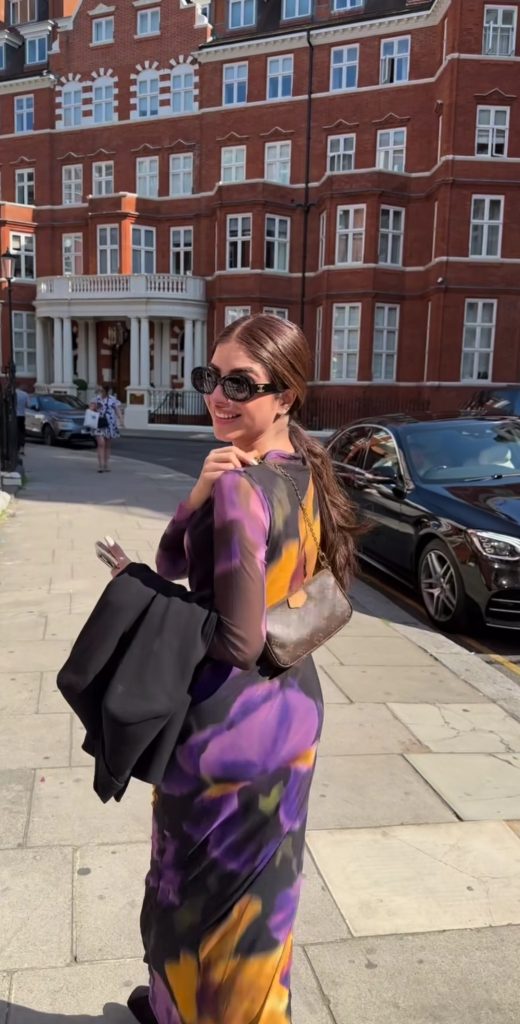 Kinza Hashmi's Adorable Instagram Pictures & Reels From UK Trip
