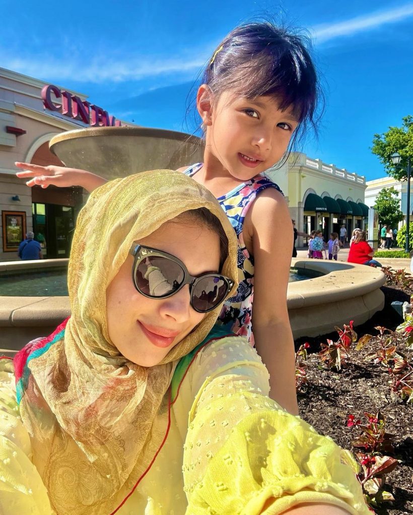 Sidra Batool's Latest Beautiful Pictures With Her Daughters