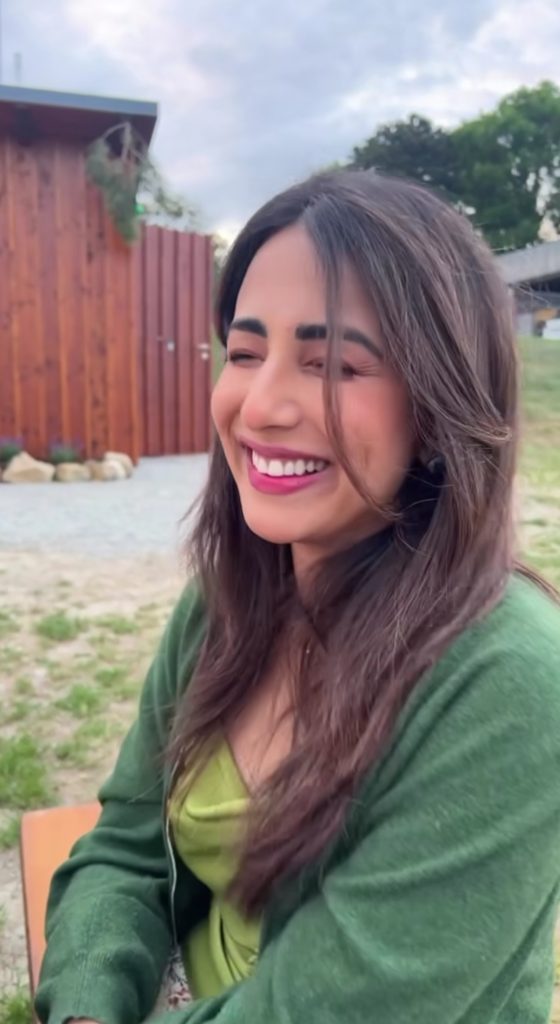 Ushna Shah Shares New Picnic Video & Pictures With Husband