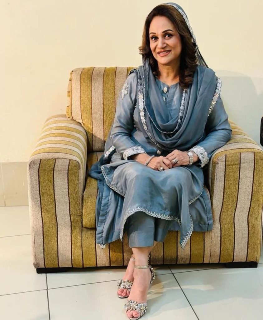 Bushra Ansari Tells her Age and Responds to Ageist Comments