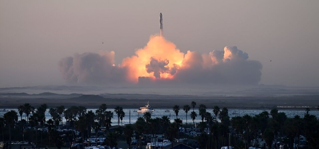 SpaceX Starship Explodes