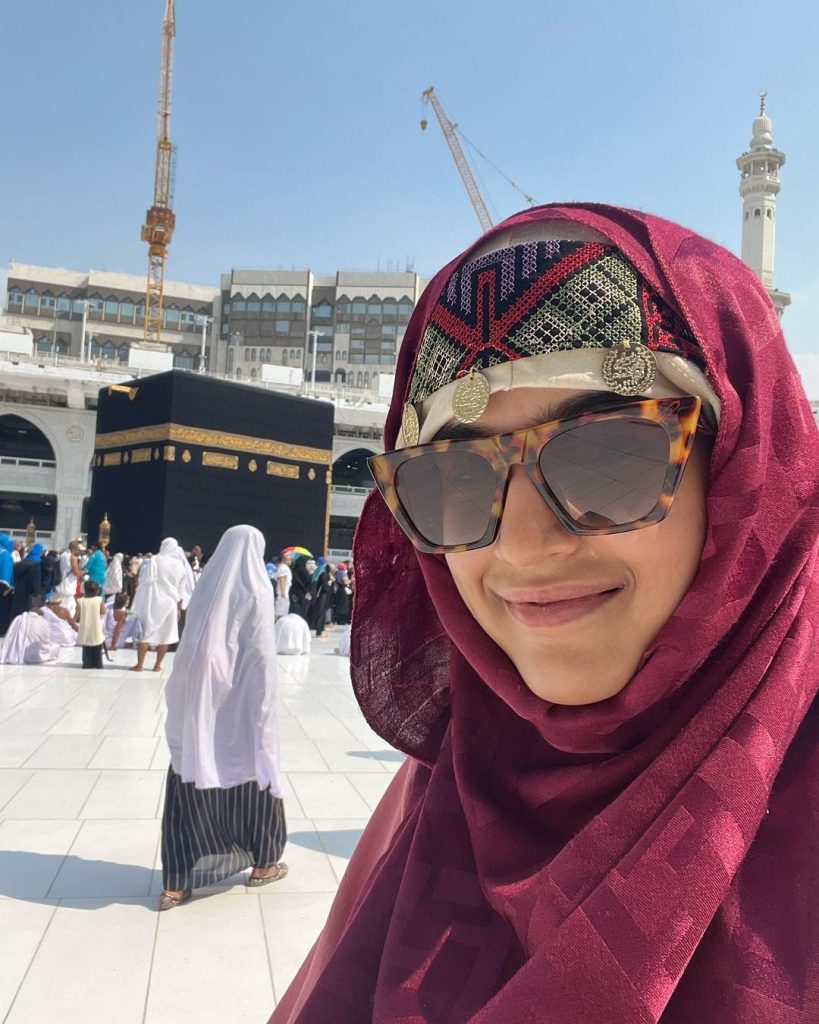 Actress Hira Khan Performs Umrah - Pictures