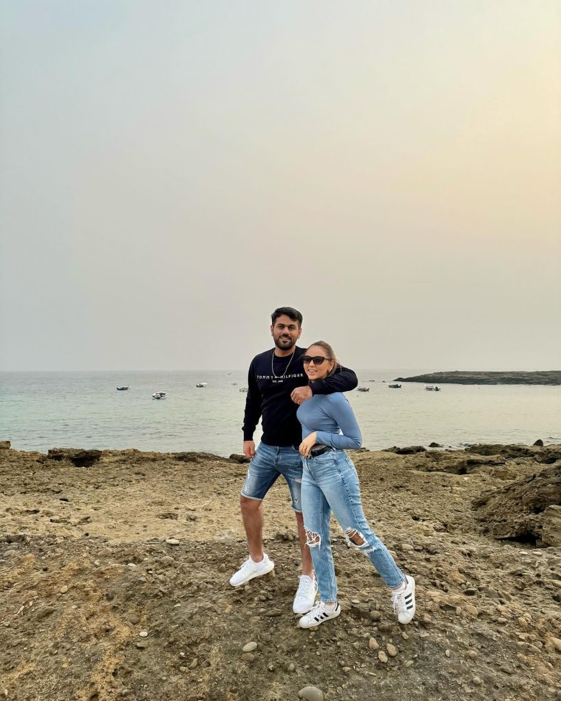 Maryam Noor's Adorable Clicks With Husband From Beach