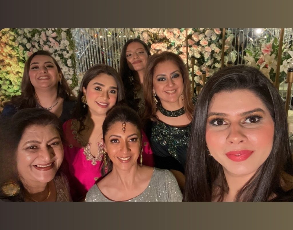 Nauman Ijaz Family Pictures From A Wedding