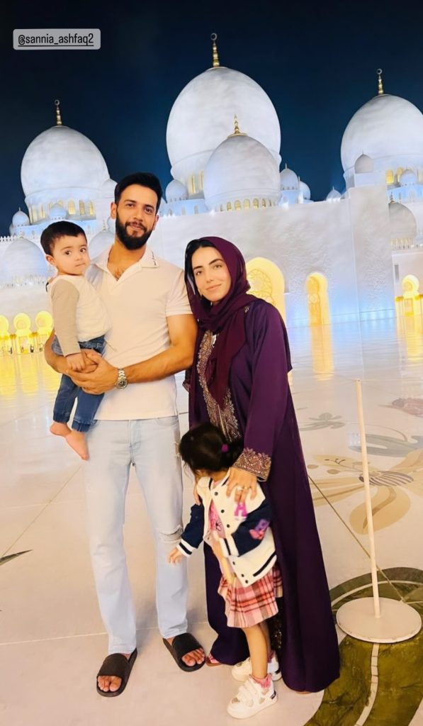 Imad Wasim's Pictures With Wife From Grand Mosque, Abu Dhabi