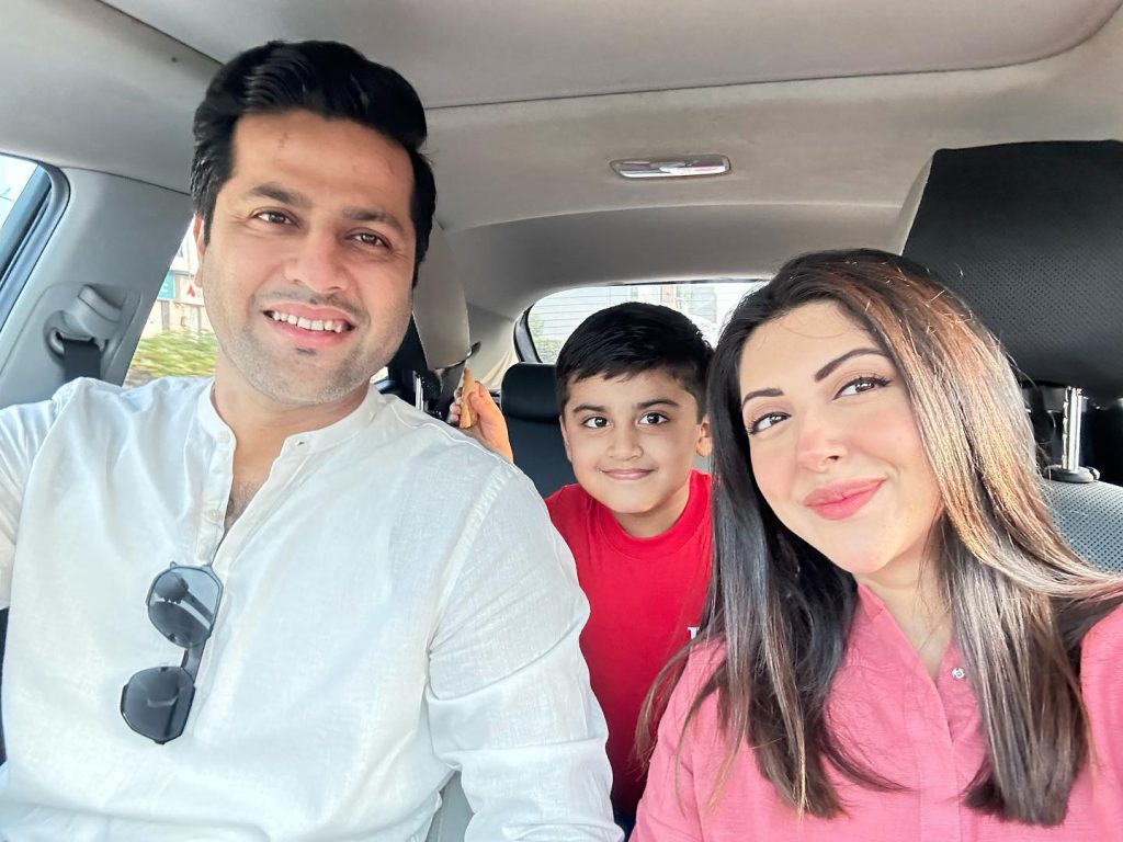 Moomal Khalid Shares Loved Up Pictures With Husband On Anniversary