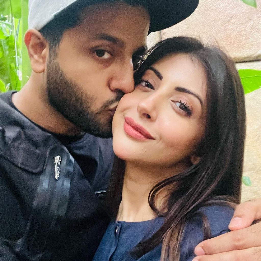 Moomal Khalid Shares Loved Up Pictures With Husband On Anniversary