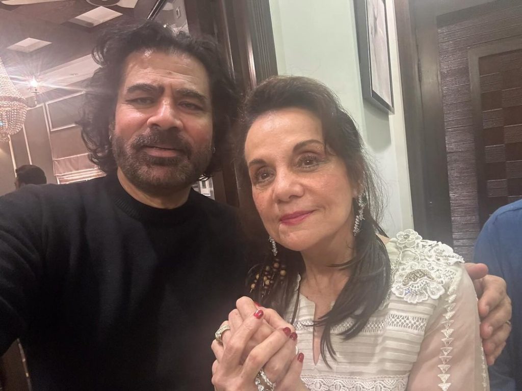 Resham And Ahsan Khan Dinner With Bollywood Actress Mumtaaz