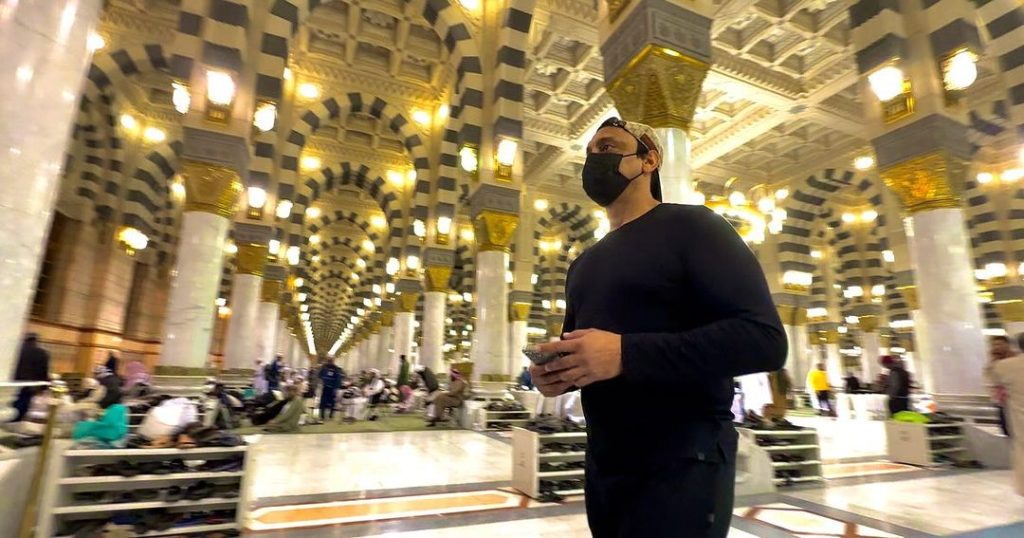 Shoaib Akhtar's Pictures & Instagram Reel From Madina
