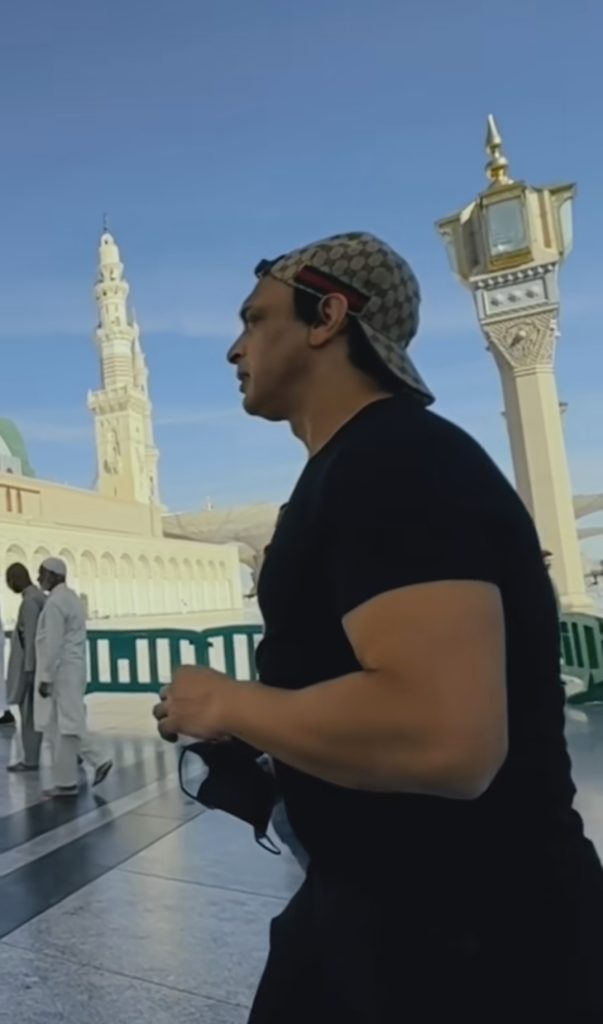Shoaib Akhtar's Pictures & Instagram Reel From Madina