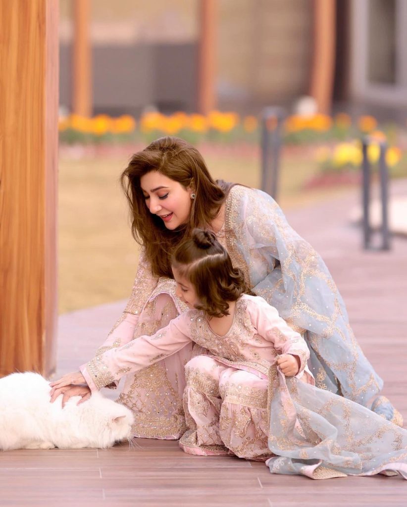 Aisha Khan's Latest Clicks With Daughter Mahnoor From A Wedding