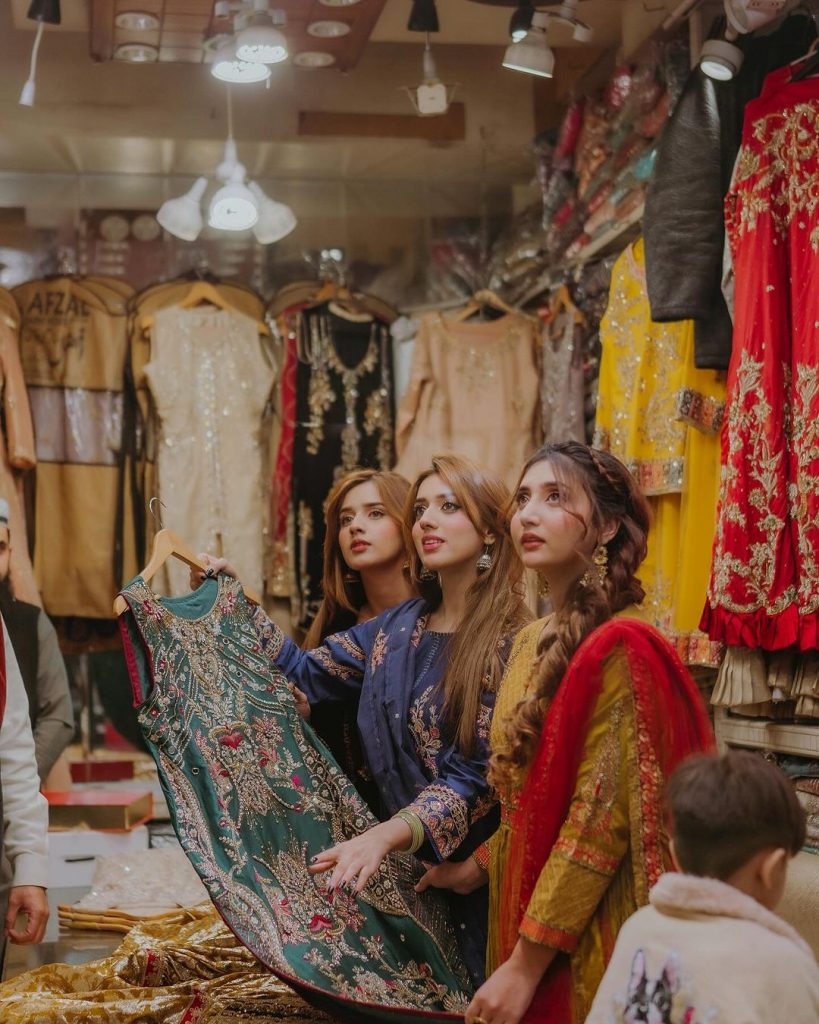 Jannat Mirza Starts Shopping For Sister's Wedding