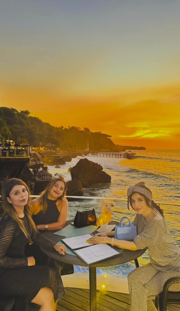 Mawra Hocane Captures The Beautiful Sunset Of Bali, Indonesia