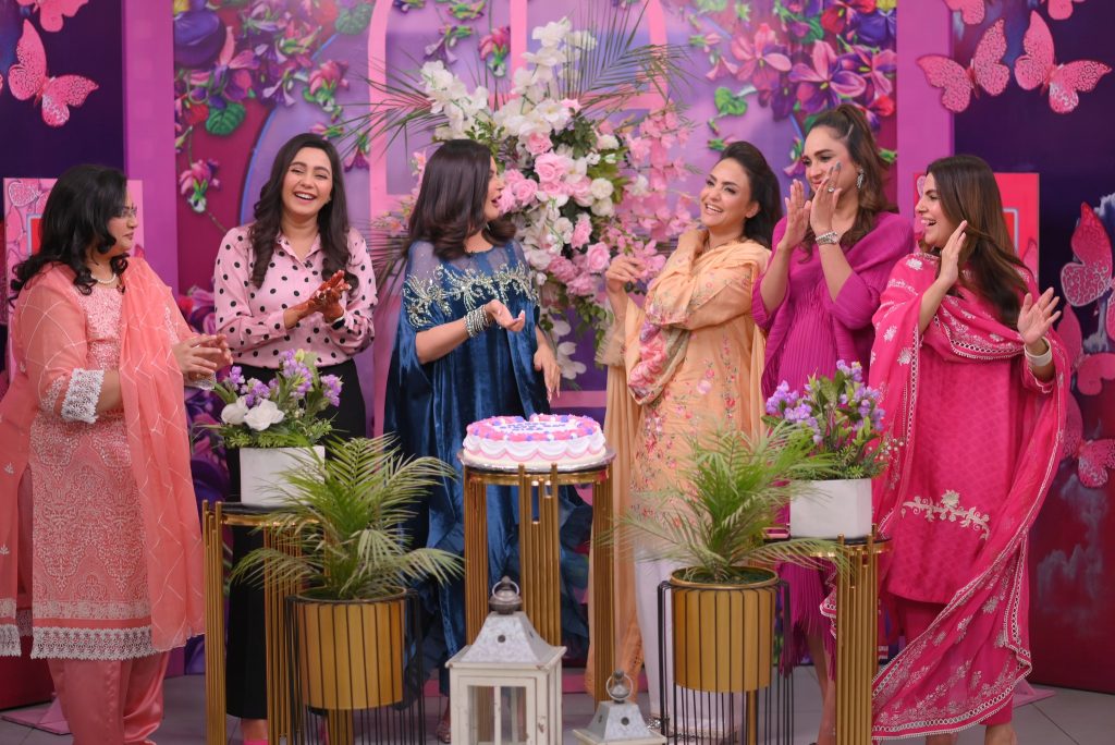 Nida Yasir Celebrates Her Birthday With Sisters And Friends