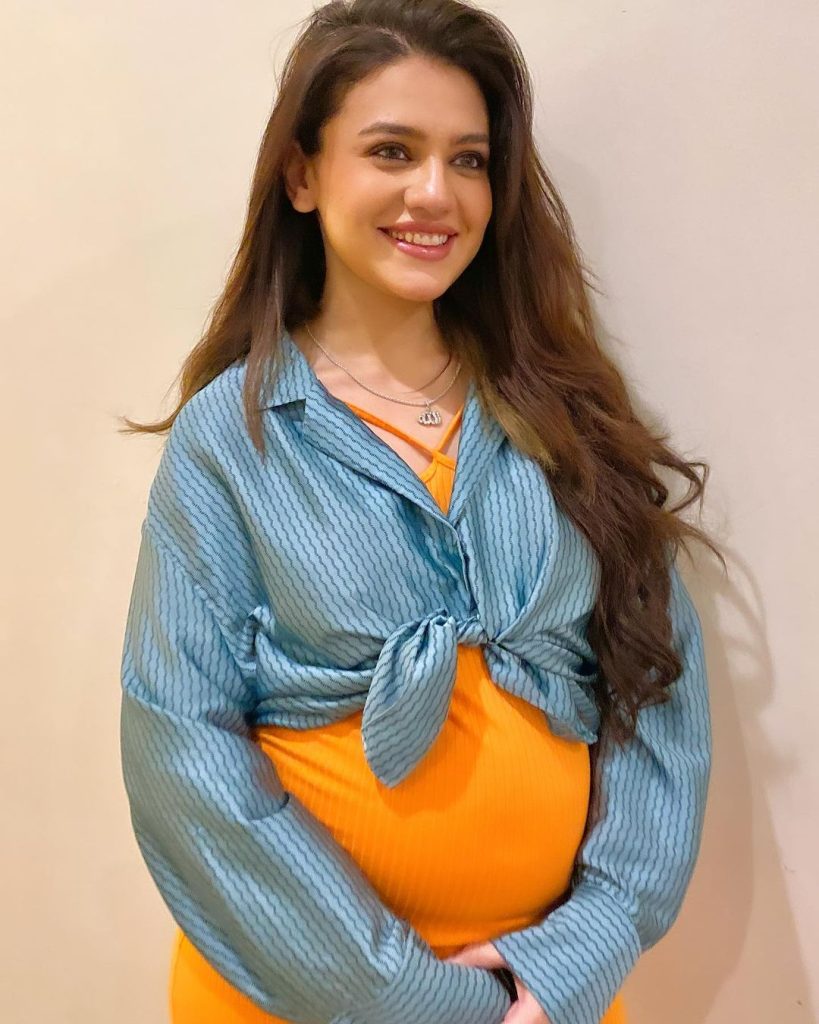 Zara Noor Abbas Pregnancy Pictures Stir Debate
