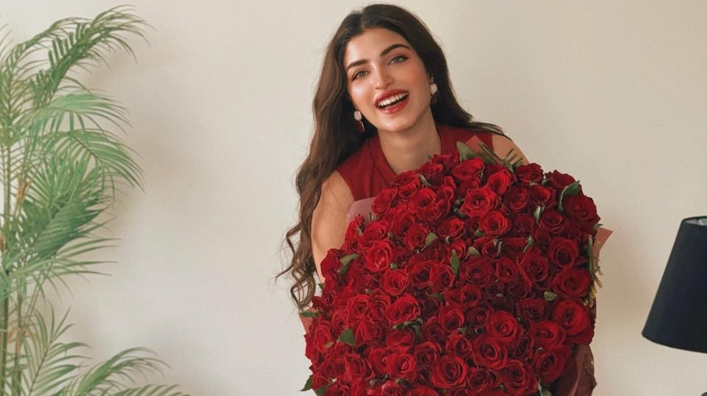 Kinza Hashmi Radiates Valentines Day Vibes with her Recent Pictures