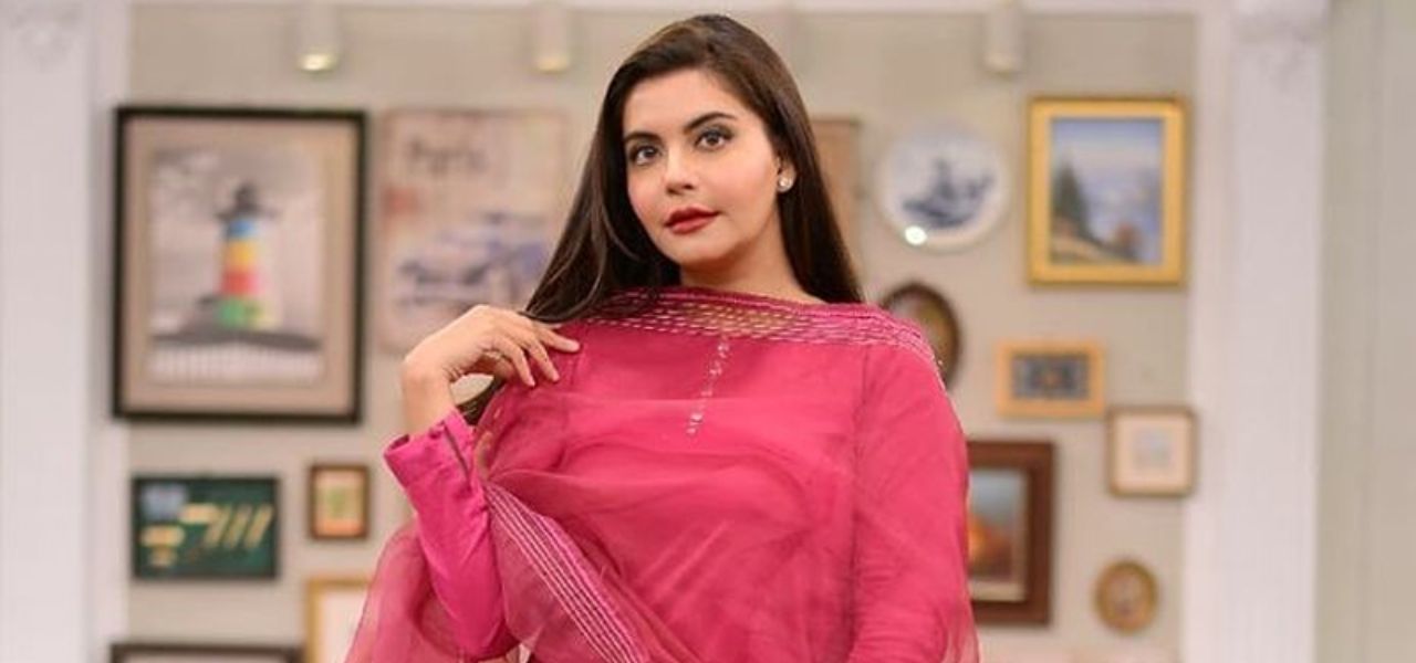 Nida Yasir's Emotional Moment A Fan's Heartfelt Connection