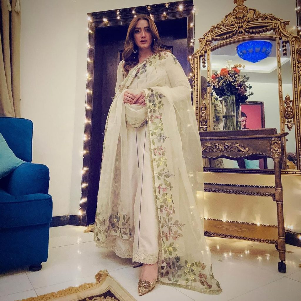 Momina Iqbal Looks Ethereal In Her Latest Clicks