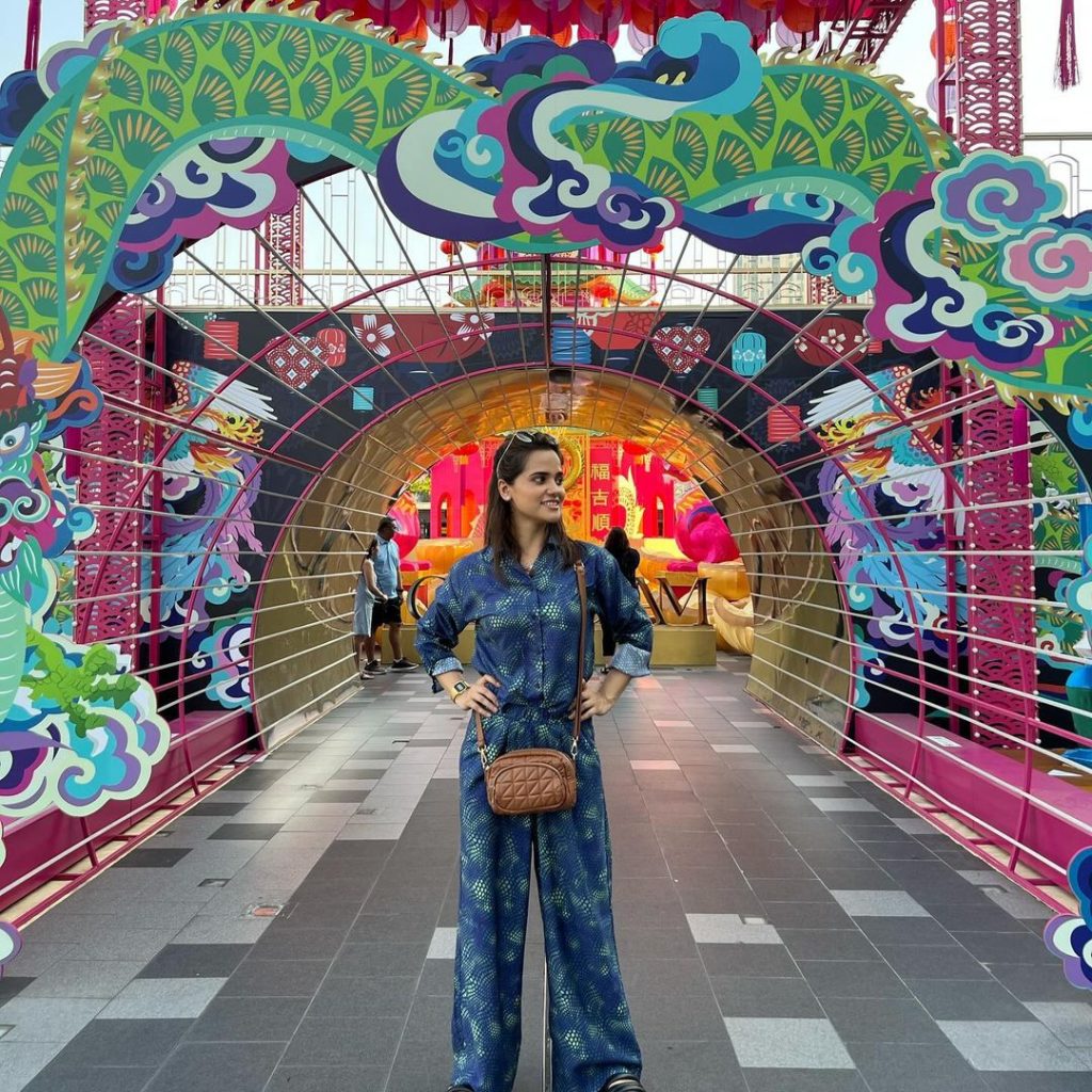 Rabya Kulsoom Beautiful Clicks With Family From Thailand