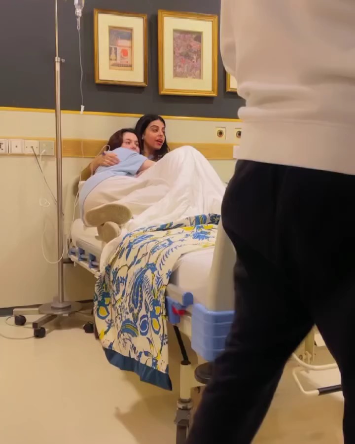 Hania Aamir Takes Care Of Yashma Gill In Hospital