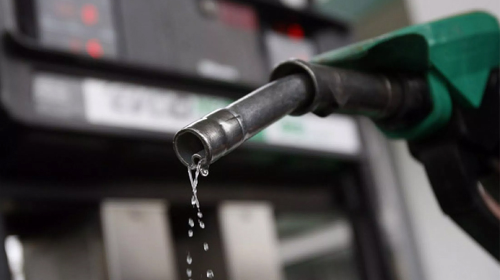Govt Announces Big Cut in Price of Petrol Ahead of Eid