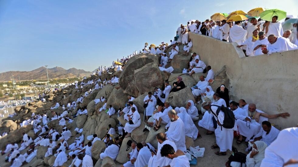 Pakistani Celebrities Performing Hajj 2024