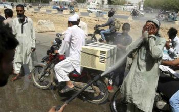 feels-like-temperature-rises-to-54-degrees,-19-more-die-due-to-heat-stroke-in-karachi