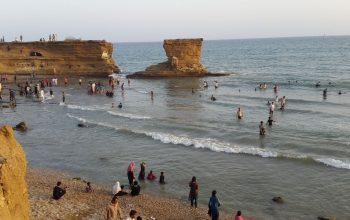 five-people-drown-at-hawkes-bay-beach-in-karachi