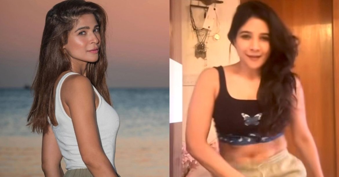 Ayesha Omar Surprised To See  Her Indian Lookalike