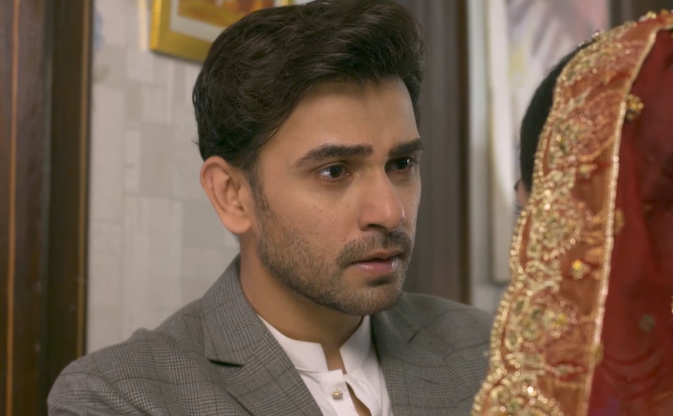 Kaffara Episode 47 - Fans Annoyed With Sitara's Arrogant Behaviour with Salar