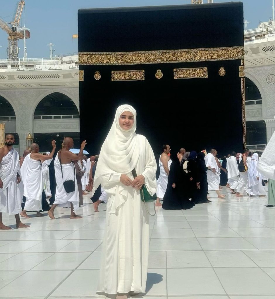 Actress Sumbul Iqbal Umrah Pictures