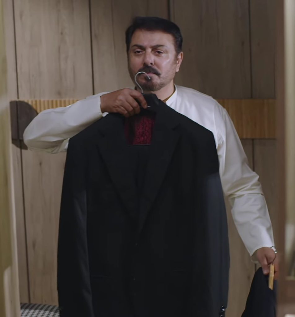 Bismil Episode 10 - Nauman Ijaz Proposal Scene Acting Gets Praised