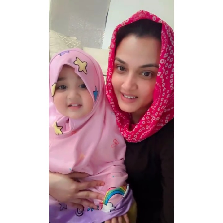 Kiran Tabeir Shares Cutest Video With Baby Daughter