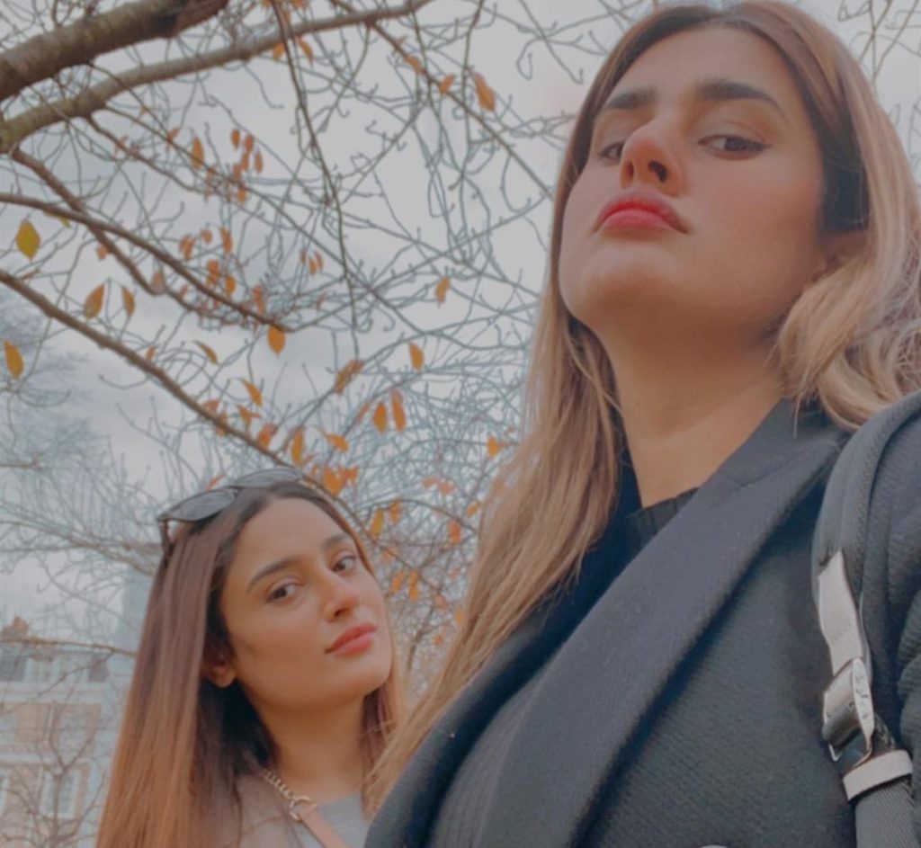 Kubra Khan's Beautiful Pictures with Her Elder Sister