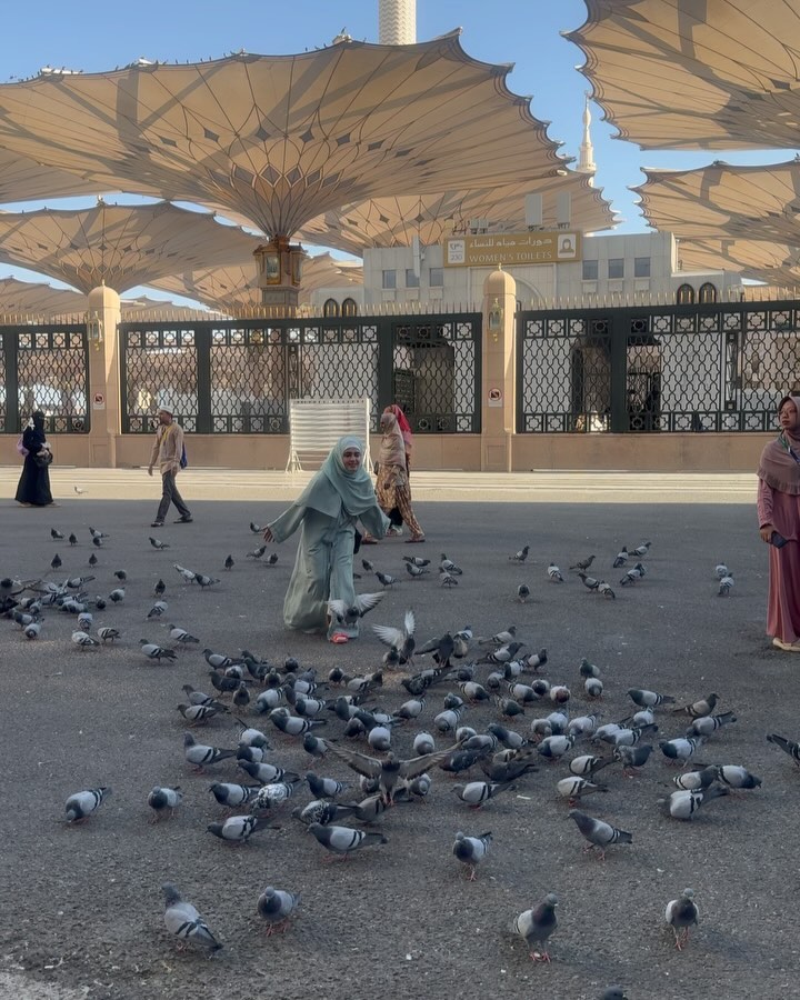 Sumbul Iqbal Khan Shares Pictures From Madinah Munawarah