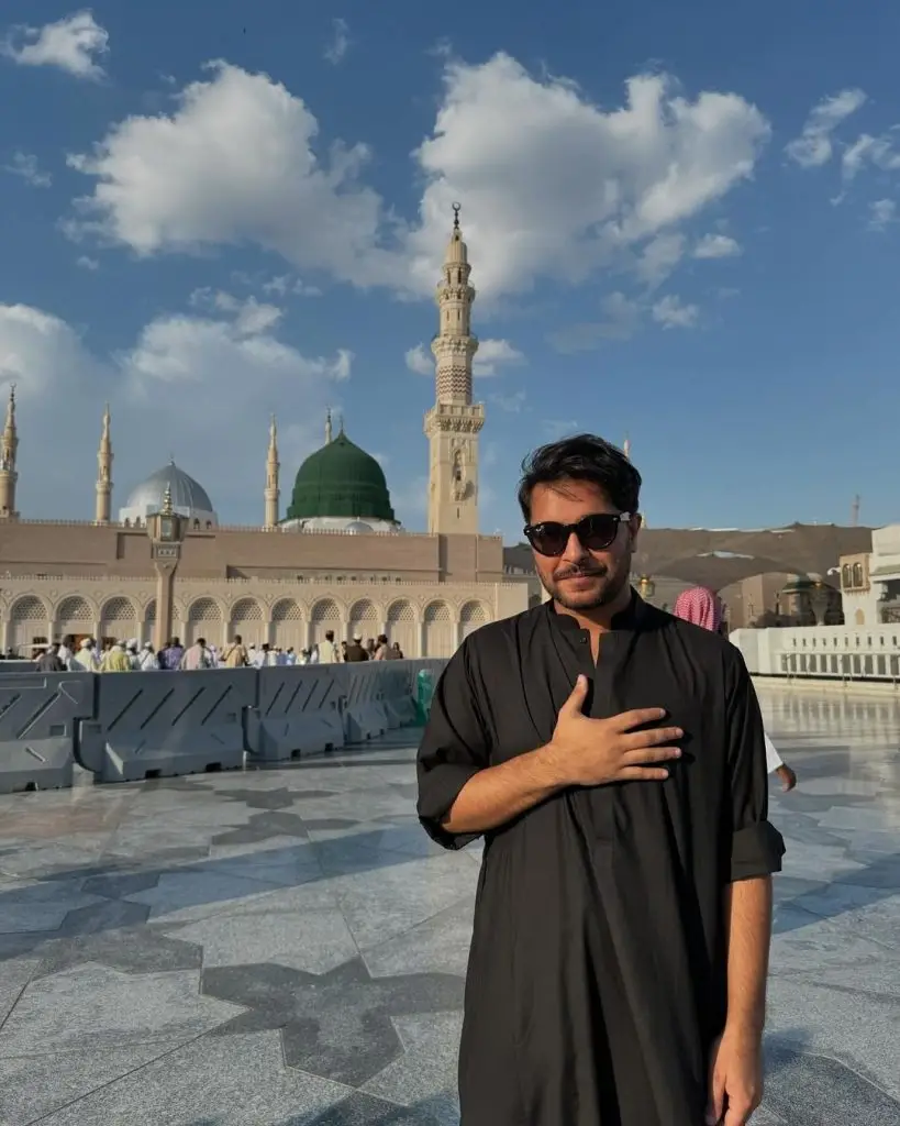 Asim Azhar Celebrates Birthday in Madina With Parents