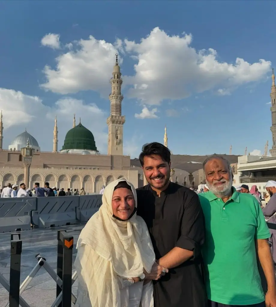 Asim Azhar Celebrates Birthday in Madina With Parents