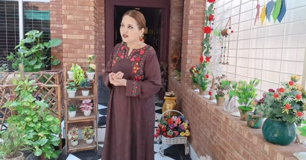 Asma Abbas's Reply to Trolls Regarding Son Ahmed