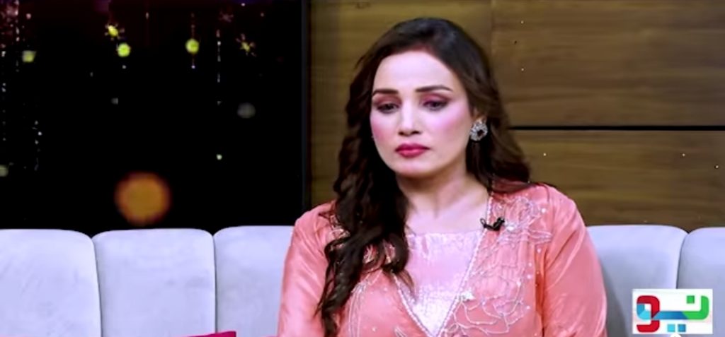 Anchor Ayesha Naz’s Regret after Losing Her Sister