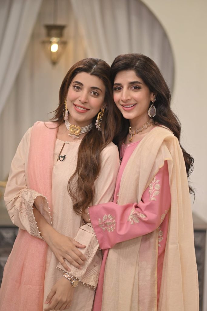 Urwa Hocane and Marwa Hocane New Pictures with Their Partners