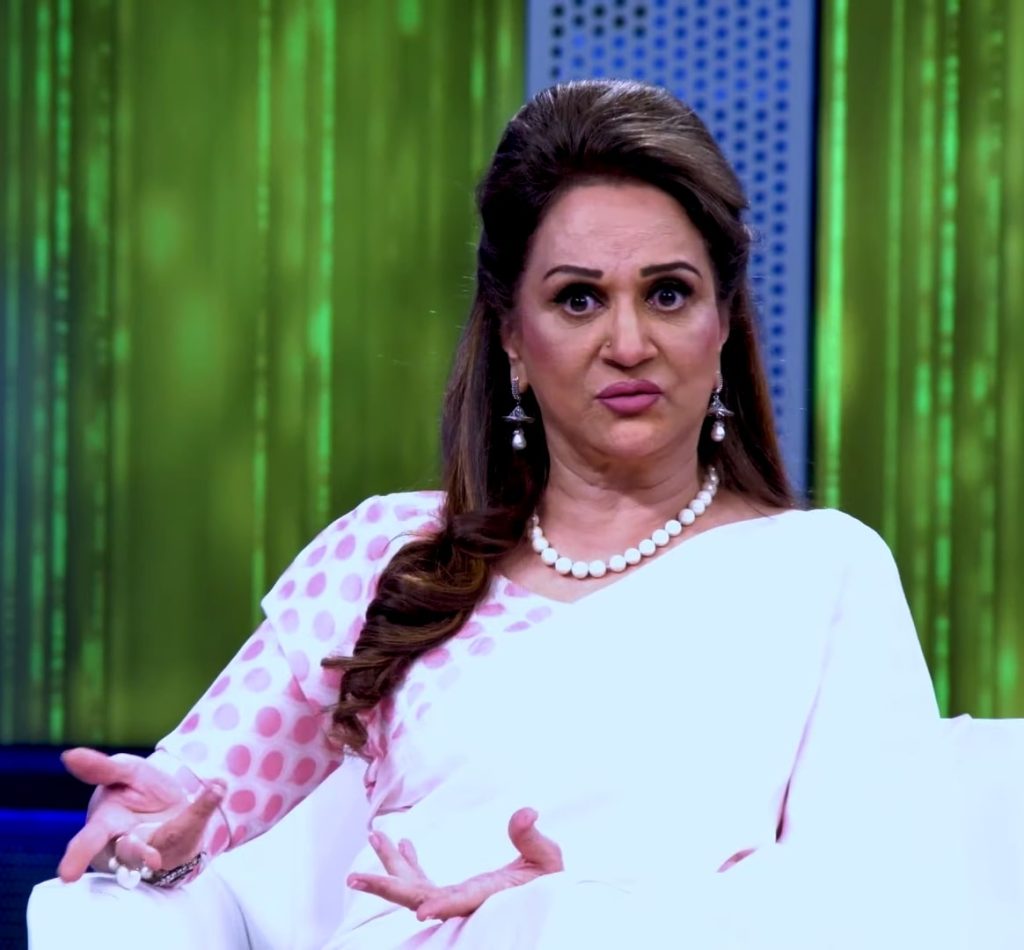 Chahat Fateh Ali Khan Hits Back At Bushra Ansari