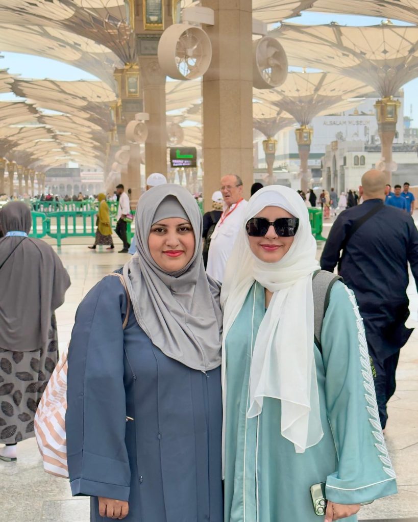 Fatima Effendi & Kanwar Arsalan In Madina Munwarrah